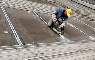 鋁合金房頂及采光玻璃施工